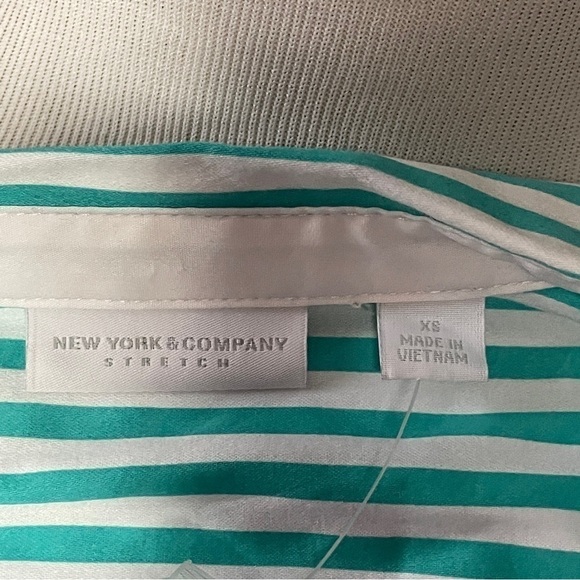 NWT New York & Company stretch striped button up shirt size XS - Picture 2 of 6